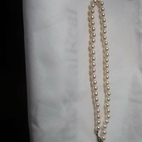 Vintage Classic Fresh Water Pearl Strand - Picture 2 of 2